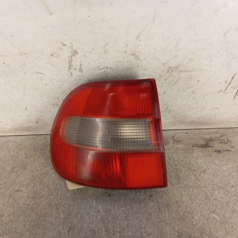 Feu arriere principal gauche (feux) VOLVO V 40 1