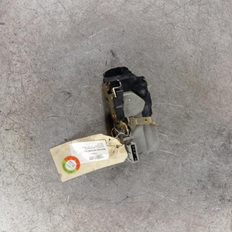 Serrure arriere droit PEUGEOT 206