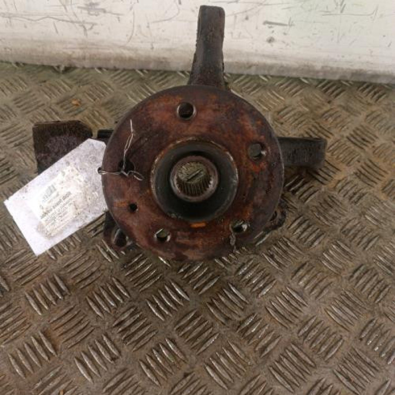 Moyeu avant droit MERCEDES VITO 638 Moyeu avant droit MERCEDES VITO 638