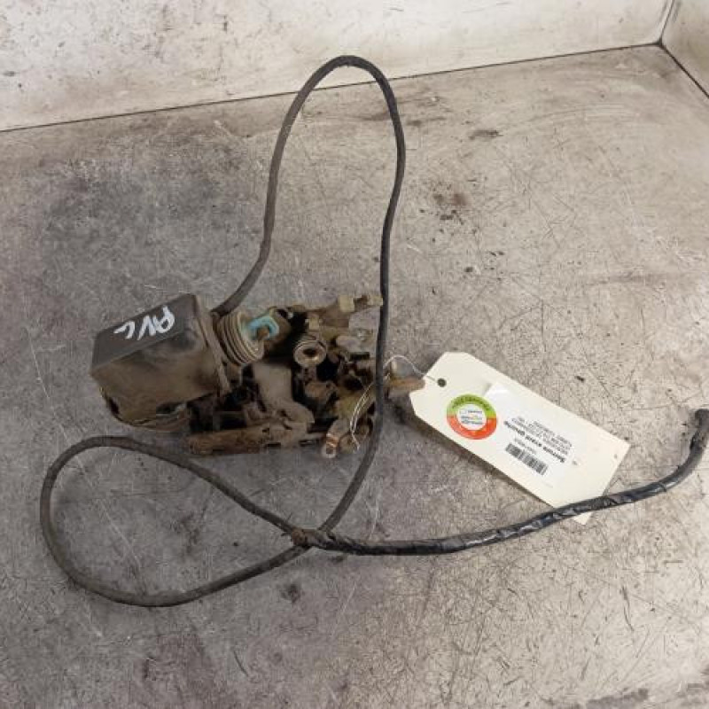Serrure avant gauche MERCEDES VITO 638 Serrure avant gauche MERCEDES VITO 638