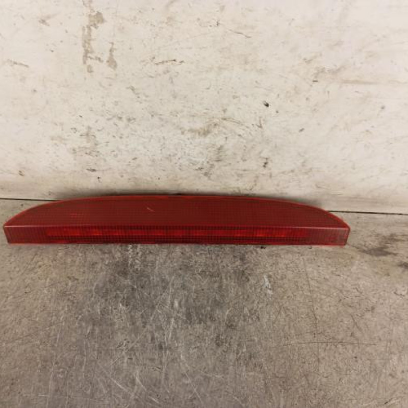Feu arriere stop central RENAULT CLIO 2 Feu arriere stop central RENAULT CLIO 2