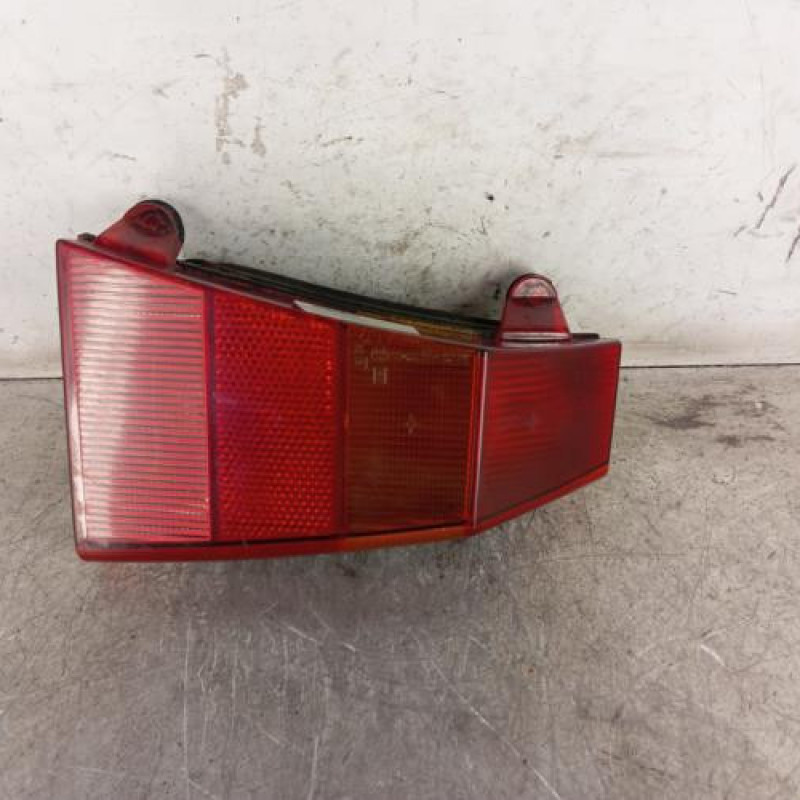 Feu arriere principal droit (feux) CITROEN AX Feu arriere principal droit (feux) CITROEN AX