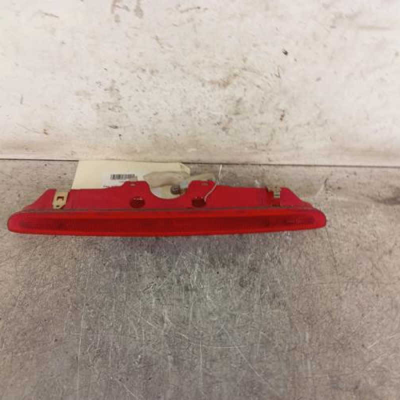 Feu arriere stop central RENAULT LAGUNA 2 Feu arriere stop central RENAULT LAGUNA 2