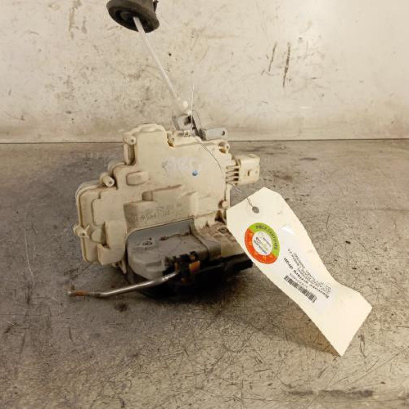 Serrure arriere droit AUDI A4 2