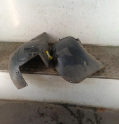 Pare boue avant droit RENAULT SCENIC 2 Photo n°1
