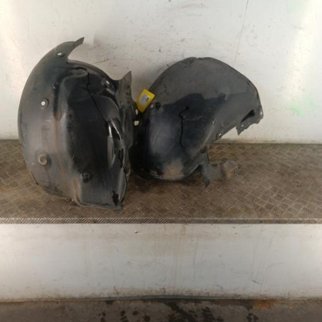 Pare boue avant gauche RENAULT SCENIC 2 Photo n°1