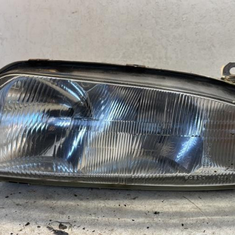 Optique avant principal gauche (feux)(phare) FORD FIESTA 4