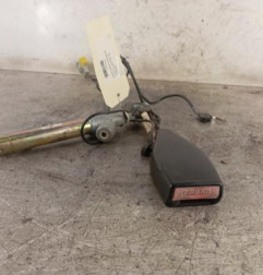 Attache ceinture avant gauche RENAULT CLIO 2