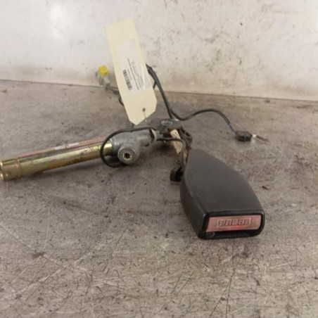 Attache ceinture avant gauche RENAULT CLIO 2