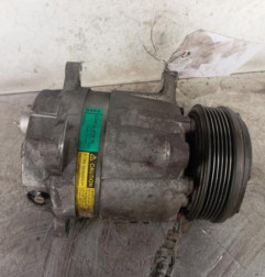 Compresseur clim PEUGEOT 406 Photo n°1