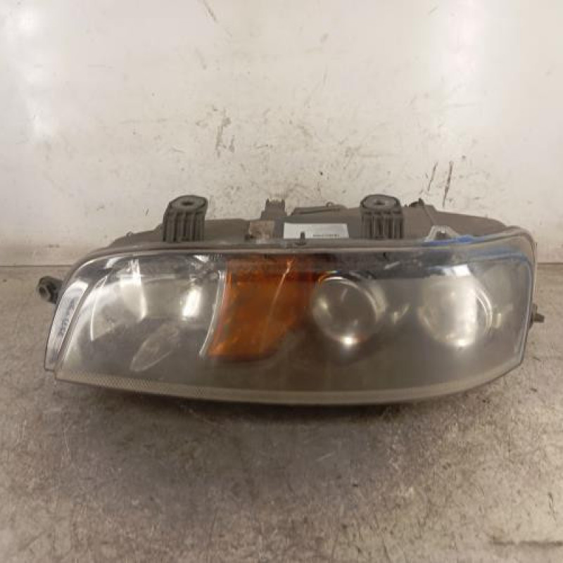 Optique avant principal gauche (feux)(phare) FIAT PUNTO 2
