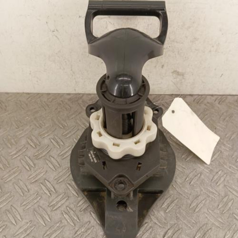 Treuil de roue de secours RENAULT CLIO 3