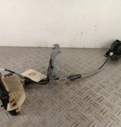 Serrure avant gauche PEUGEOT 208 1