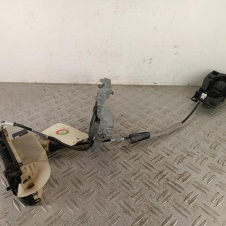 Serrure avant gauche PEUGEOT 208 1