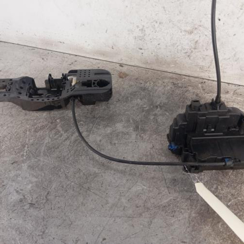 Serrure arriere droit RENAULT MEGANE 3