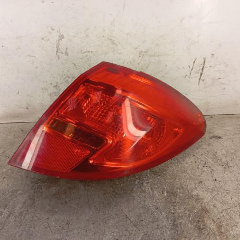 Feu arriere principal droit (feux) OPEL MERIVA B Feu arriere principal droit (feux) OPEL MERIVA B
