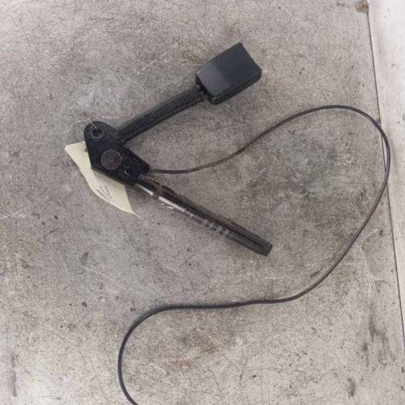 Attache ceinture avant gauche FORD FOCUS 1