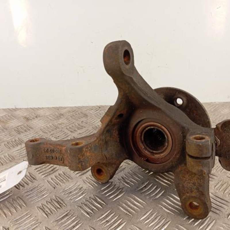 Moyeu avant droit MERCEDES VITO 638 Moyeu avant droit MERCEDES VITO 638