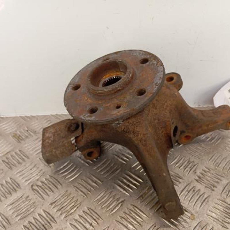 Moyeu avant gauche MERCEDES VITO 638 Moyeu avant gauche MERCEDES VITO 638