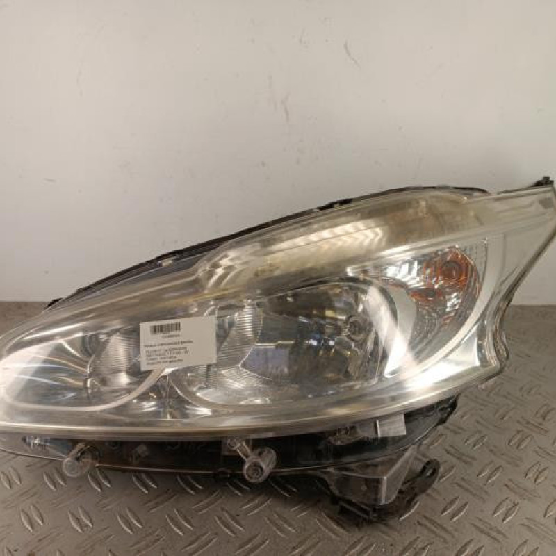 Optique avant principal gauche (feux)(phare) PEUGEOT 208 1