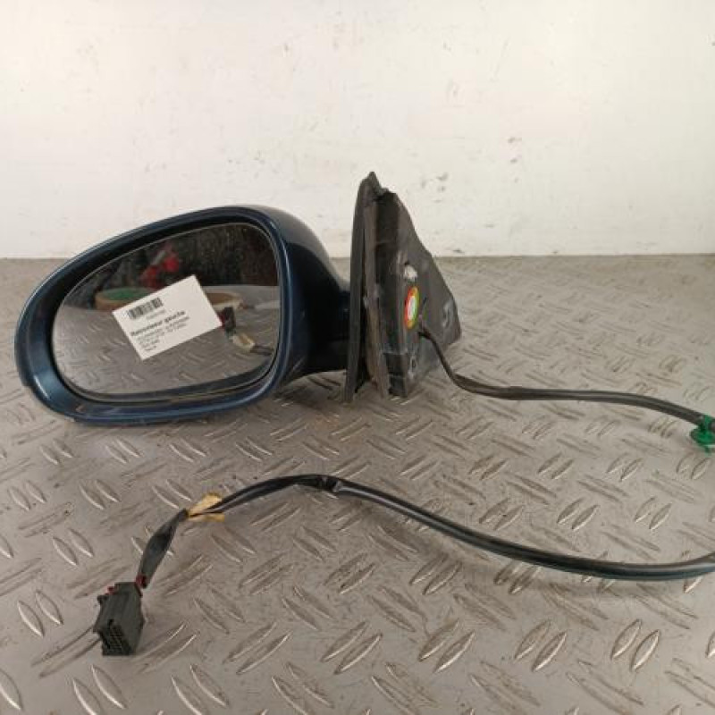 Retroviseur gauche VOLKSWAGEN JETTA 3