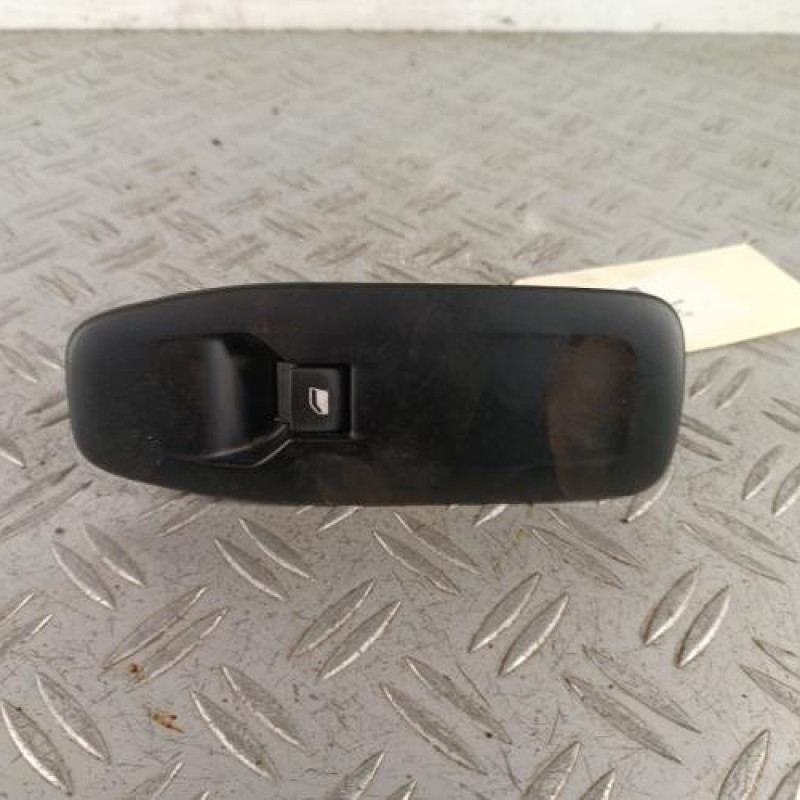 Interrupteur de leve vitre avant droit PEUGEOT 208 1