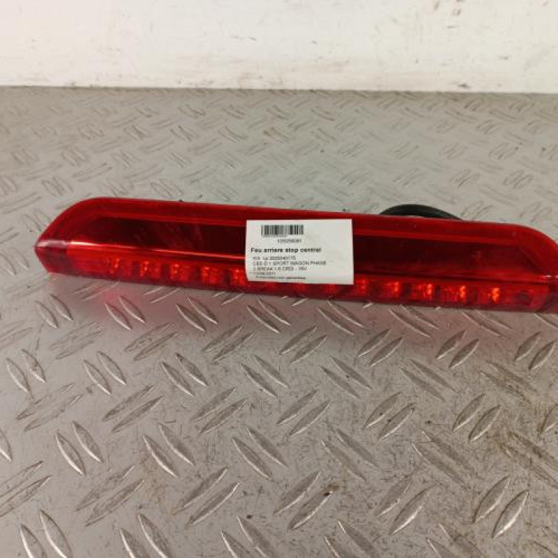 Feu arriere stop central KIA CEE-D 1 SPORT WAGON Feu arriere stop central KIA CEE-D 1 SPORT WAGON