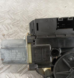 Leve vitre electrique arriere droit VOLKSWAGEN POLO 5 Photo n°3