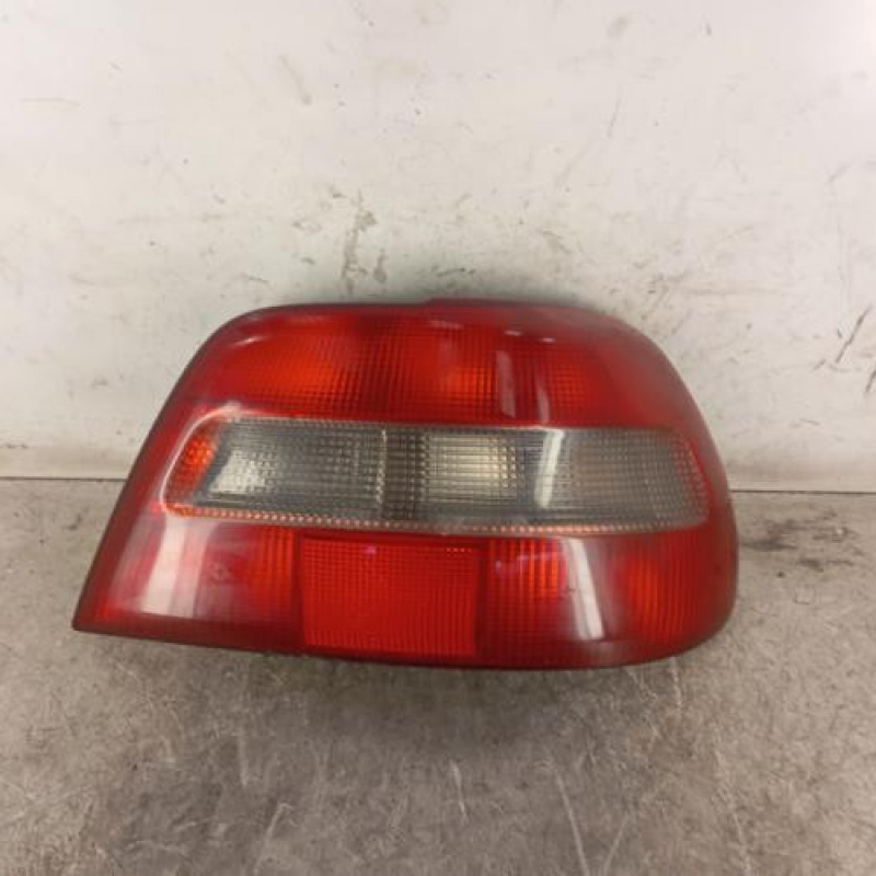 Feu arriere principal droit (feux) VOLVO S 40 1 Feu arriere principal droit (feux) VOLVO S 40 1