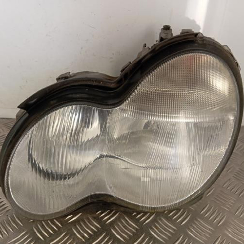 Optique avant principal gauche (feux)(phare) MERCEDES CLASSE C 203