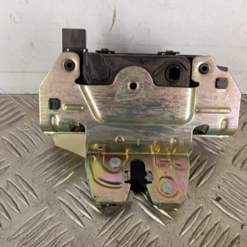 Serrure de hayon OPEL ZAFIRA B Serrure de hayon OPEL ZAFIRA B