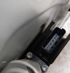 Leve vitre electrique avant gauche HYUNDAI I 30 1 Photo n°4