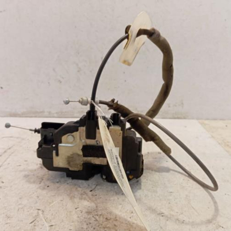 Serrure avant droit NISSAN QASHQAI 1 Serrure avant droit NISSAN QASHQAI 1