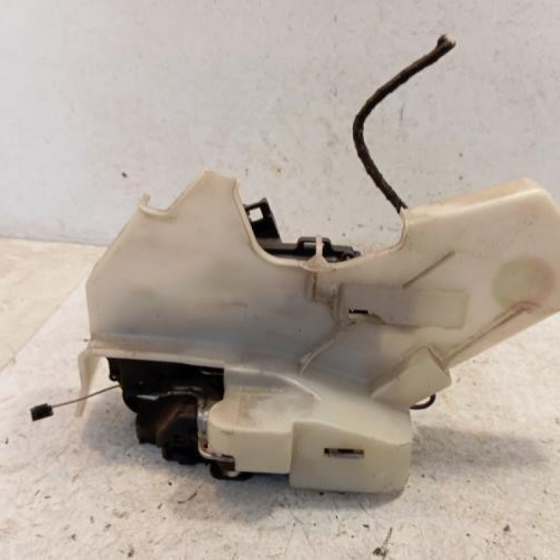 Serrure arriere droit VOLKSWAGEN POLO 4