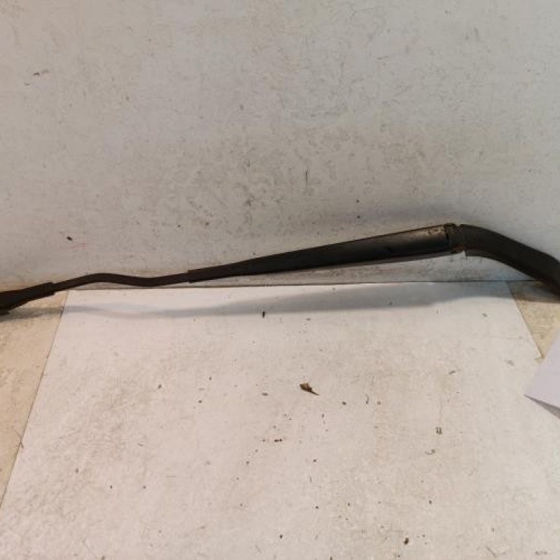 Bras essuie glace avant gauche NISSAN QASHQAI 1 Bras essuie glace avant gauche NISSAN QASHQAI 1