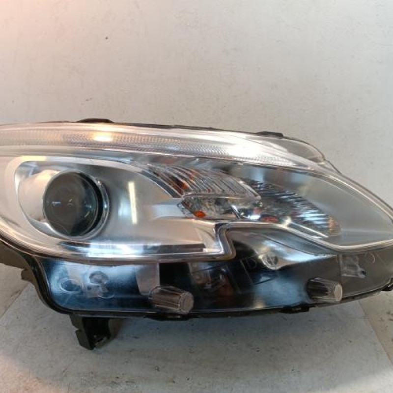 Optique avant principal droit (feux)(phare) PEUGEOT 2008 1