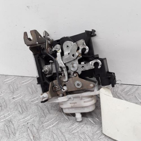 Serrure avant droit AUDI A3 1