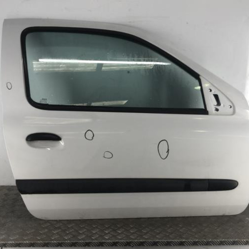 Porte avant droit RENAULT CLIO 2 CAMPUS Porte avant droit RENAULT CLIO 2 CAMPUS
