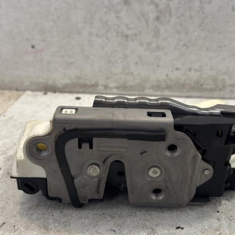 Serrure arriere droit VOLKSWAGEN UP