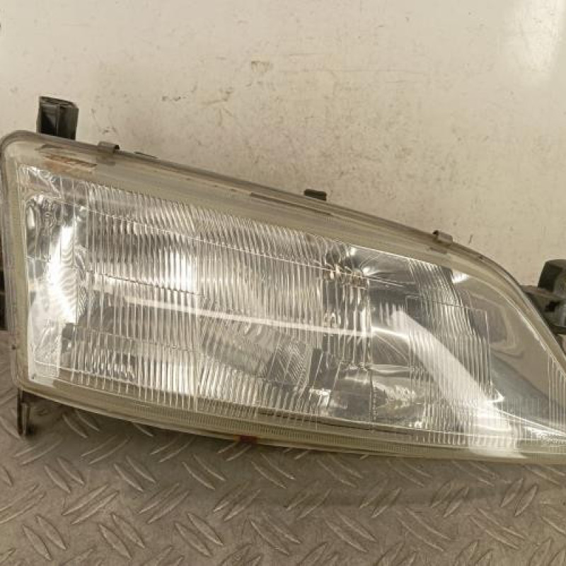 Optique avant principal droit (feux)(phare) OPEL VECTRA B