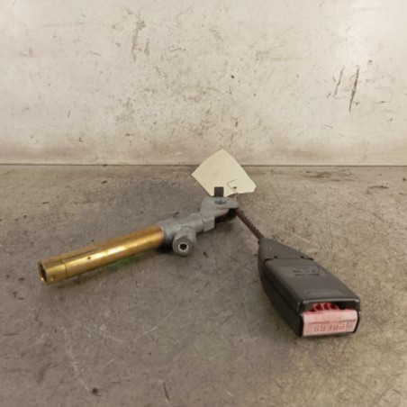 Attache ceinture avant droit RENAULT CLIO 2