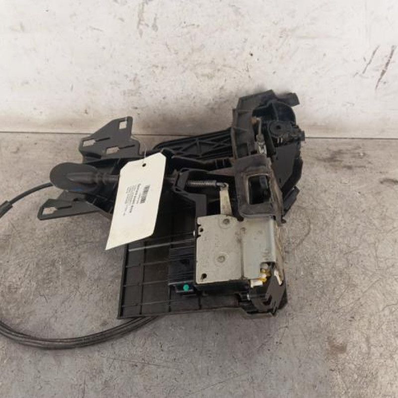 Serrure avant droit FORD FIESTA 5