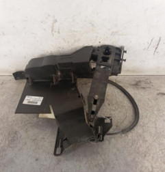 Serrure avant droit FORD FIESTA 5