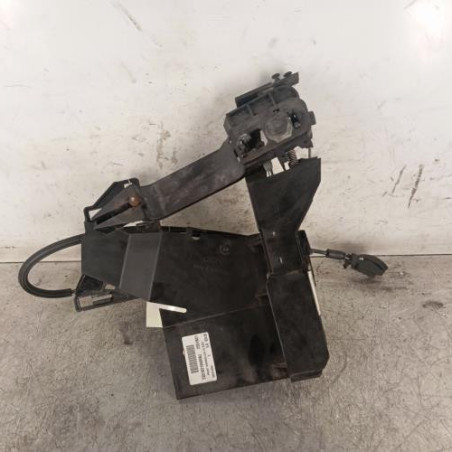 Serrure avant gauche FORD FIESTA 5