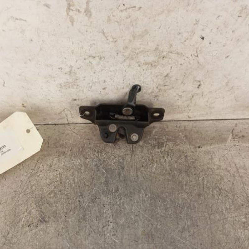 Serrure de hayon PEUGEOT 106 Serrure de hayon PEUGEOT 106