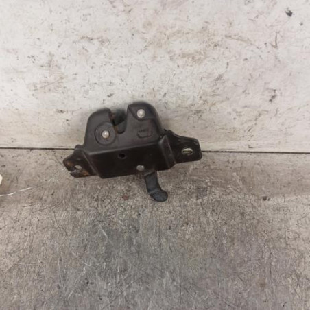 Serrure de hayon PEUGEOT 106