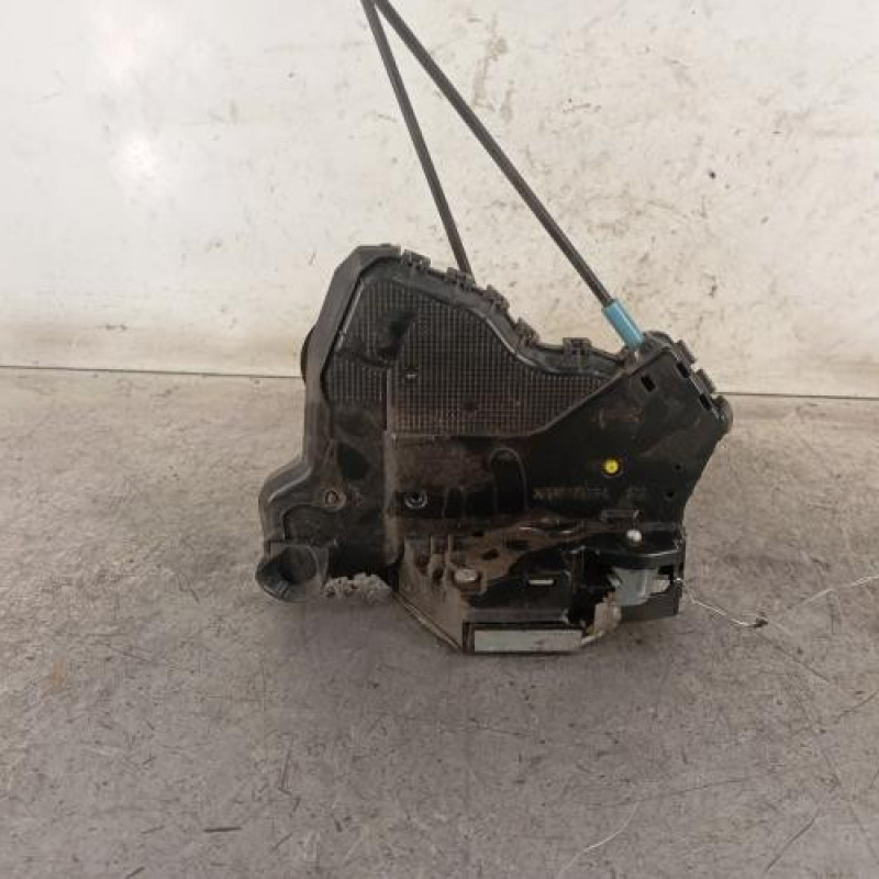 Serrure avant droit TOYOTA RAV4 3 Serrure avant droit TOYOTA RAV4 3