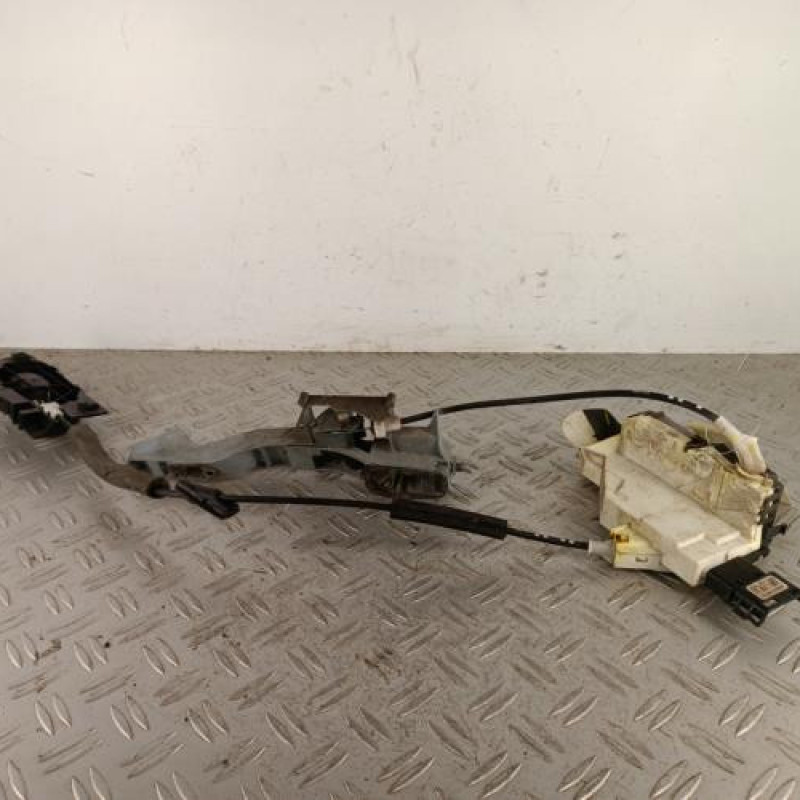 Serrure avant gauche CITROEN C5 2 Serrure avant gauche CITROEN C5 2