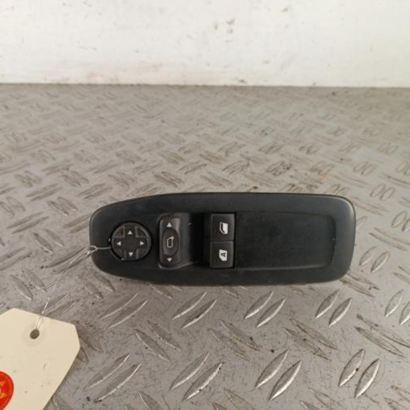 Interrupteur de leve vitre avant gauche PEUGEOT 208 1