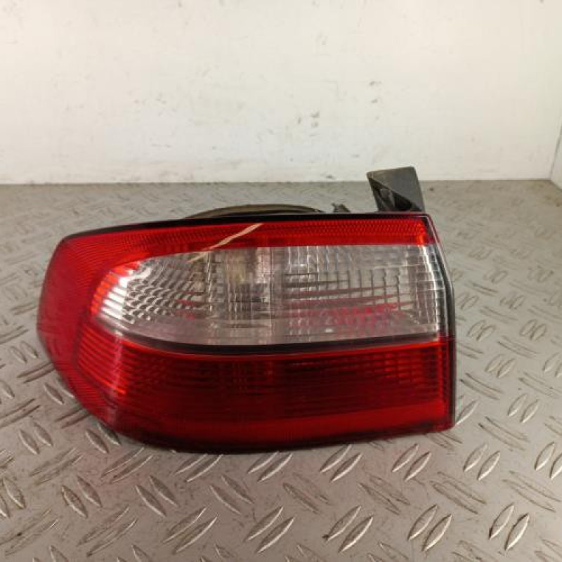 Feu arriere principal gauche (feux) RENAULT LAGUNA 2
